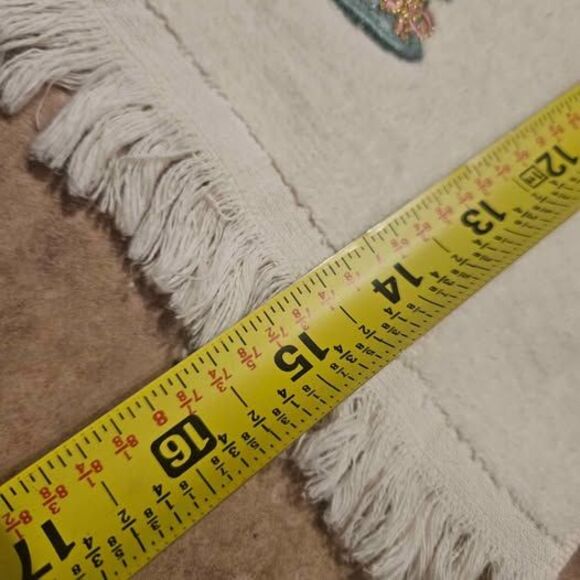 Set of 2 Christmas Embroidered White Hand Towels - Picture 7 of 8